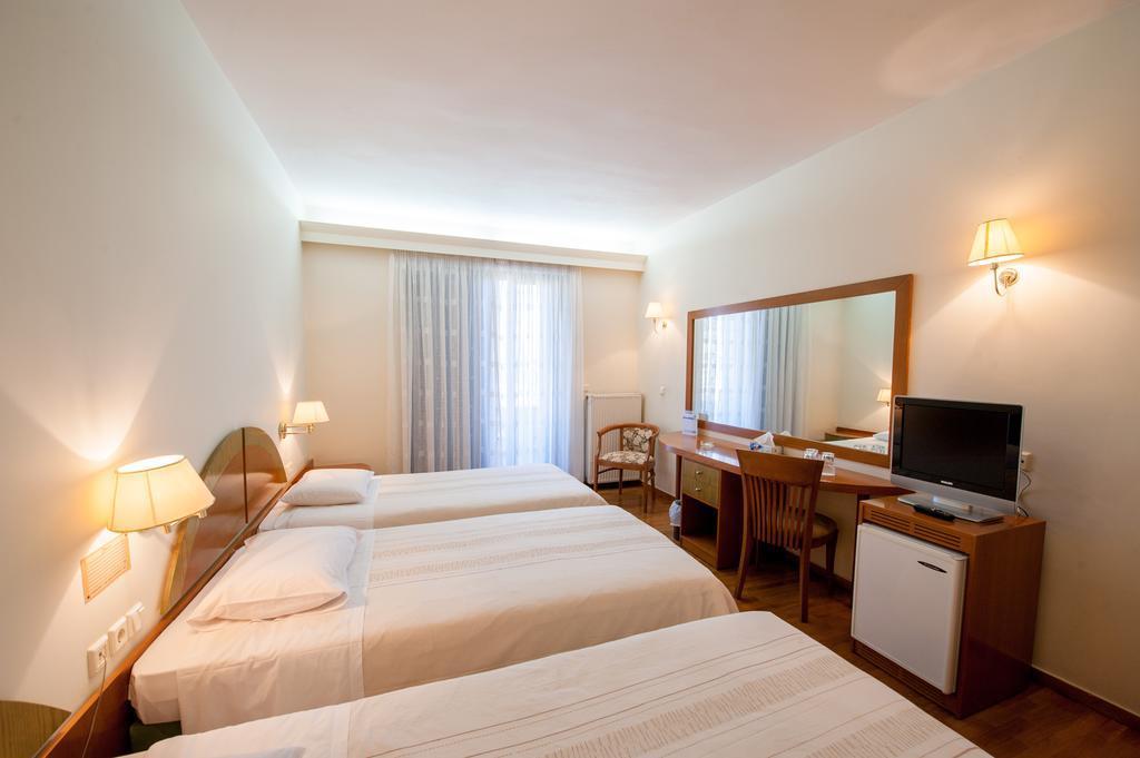 Fthia Hotel Lamia Exterior photo